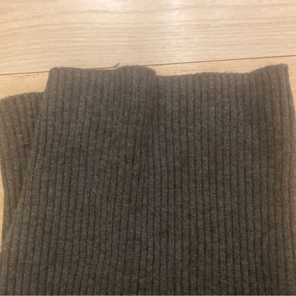 Gray Cowl Neck Ribbed Sweater - Picture 4 of 4